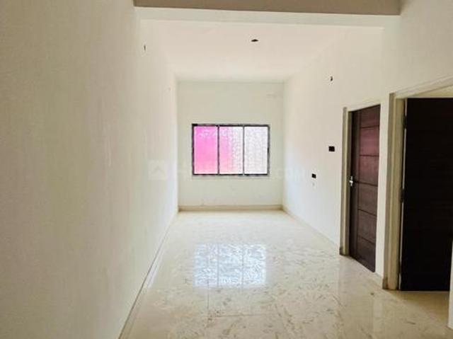 2 BHK Apartment in Uttarpara for resale Hooghly. The reference number is 8440623