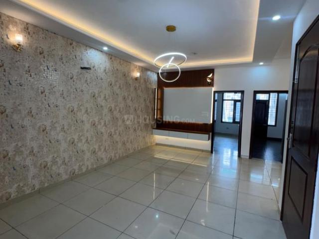 2 BHK Apartment in Utrathiya for resale Zirakpur. The reference number is 21209850