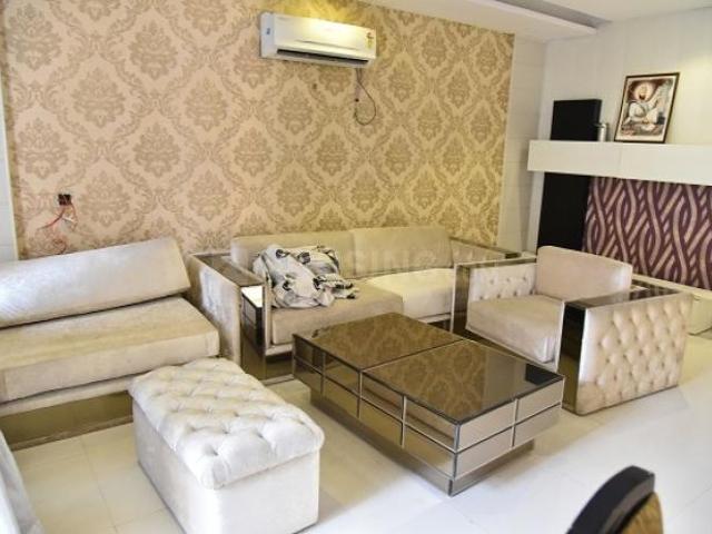 2 BHK Apartment in Utrathiya for resale Zirakpur. The reference number is 21319174