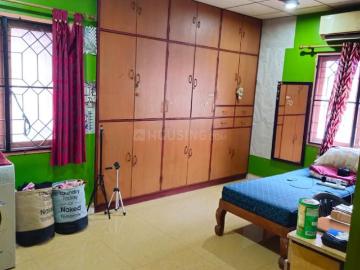 2 BHK Apartment in Vadapalani for rent Chennai. The reference number is 20015302