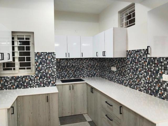 2 BHK Apartment in Vadapalani for resale Chennai. The reference number is 20825694