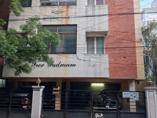 2 BHK Apartment in Vadapalani for resale Chennai. The reference number is 21068984