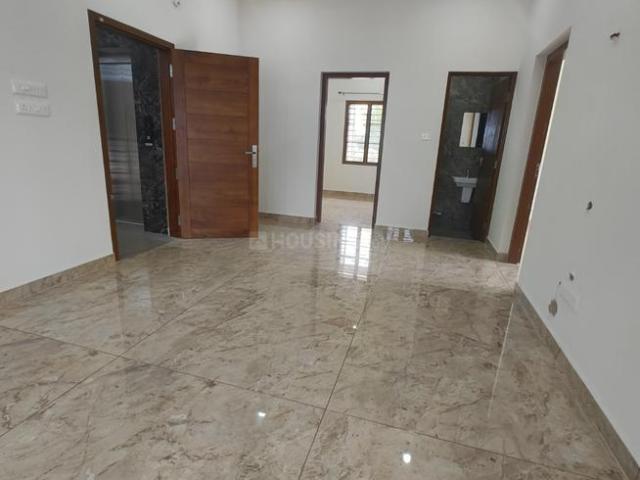 2 BHK Apartment in Vaduthala for rent Kochi. The reference number is 21303154