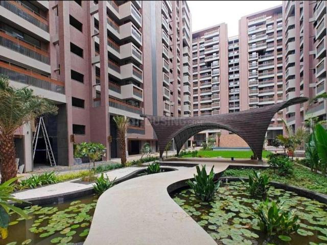 2 BHK Apartment in Vaishno Devi Circle for rent Ahmedabad. The reference number is 17973569