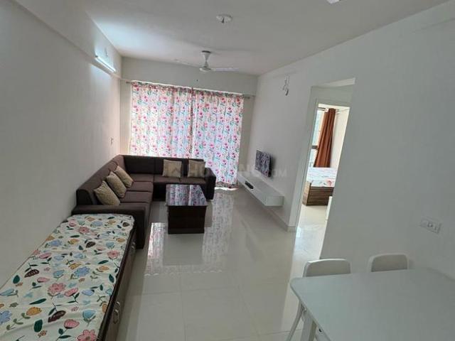 2 BHK Apartment in Vaishno Devi Circle for rent Ahmedabad. The reference number is 18995691