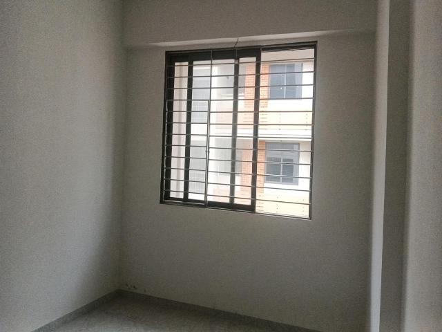 2 BHK Apartment in Vaishno Devi Circle for rent Ahmedabad. The reference number is 19610759