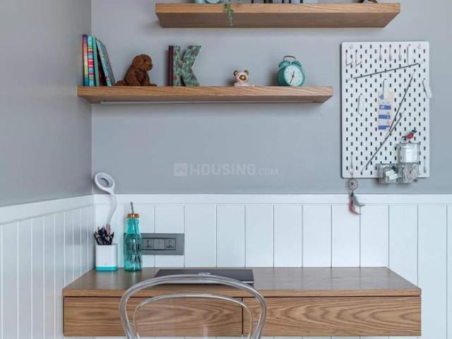 2 BHK Apartment in Vaishno Devi Circle for rent Ahmedabad. The reference number is 19759778