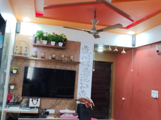 2 BHK Apartment in Vaishno Devi Circle for rent Ahmedabad. The reference number is 19862093