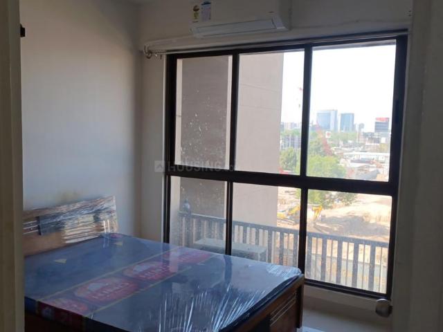 2 BHK Apartment in Vaishno Devi Circle for rent Ahmedabad. The reference number is 19906499