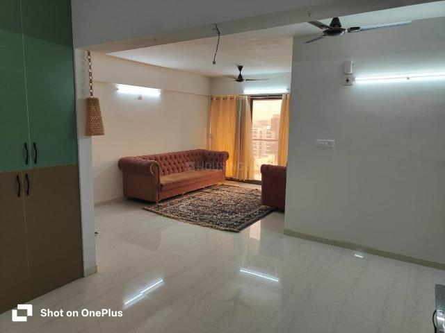 2 BHK Apartment in Vaishno Devi Circle for rent Ahmedabad. The reference number is 19927370