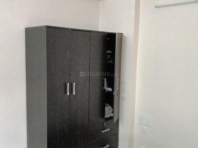2 BHK Apartment in Vaishno Devi Circle for rent Ahmedabad. The reference number is 19935853