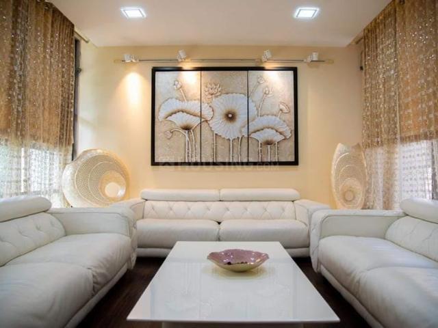 2 BHK Apartment in Vaishno Devi Circle for rent Ahmedabad. The reference number is 20401517
