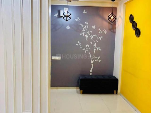 2 BHK Apartment in Vaishno Devi Circle for rent Ahmedabad. The reference number is 20412924