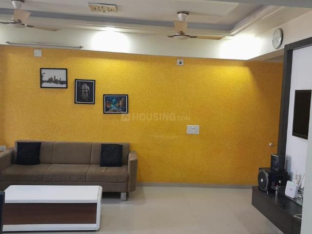 2 BHK Apartment in Vaishno Devi Circle for rent Ahmedabad. The reference number is 20452425