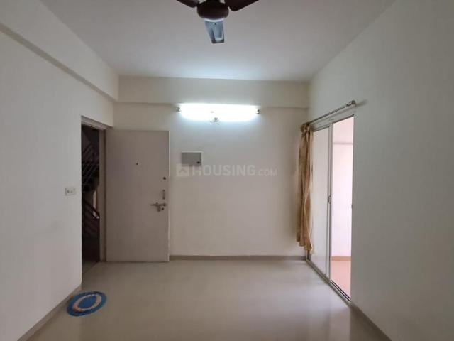 2 BHK Apartment in Vaishno Devi Circle for rent Ahmedabad. The reference number is 20546042