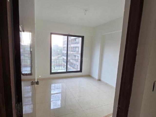 2 BHK Apartment in Vaishno Devi Circle for rent Ahmedabad. The reference number is 20625777