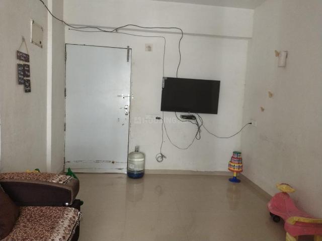 2 BHK Apartment in Vaishno Devi Circle for rent Ahmedabad. The reference number is 20670279
