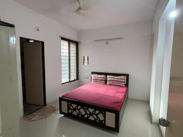 2 BHK Apartment in Vaishno Devi Circle for rent Ahmedabad. The reference number is 20697322