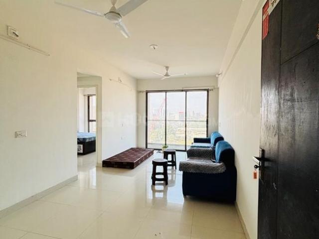 2 BHK Apartment in Vaishno Devi Circle for rent Ahmedabad. The reference number is 20788001