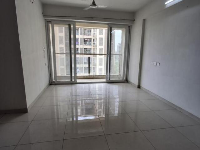 2 BHK Apartment in Vaishno Devi Circle for rent Ahmedabad. The reference number is 20864605