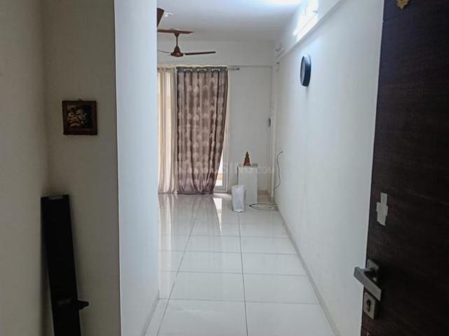 2 BHK Apartment in Vaishno Devi Circle for rent Ahmedabad. The reference number is 20936555
