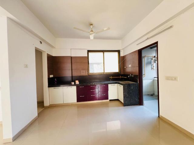 2 BHK Apartment in Vaishno Devi Circle for rent Ahmedabad. The reference number is 20952897