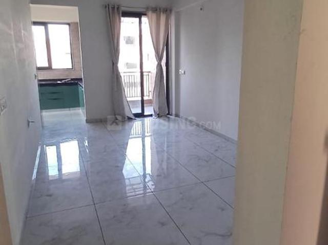 2 BHK Apartment in Vaishno Devi Circle for rent Ahmedabad. The reference number is 20055879