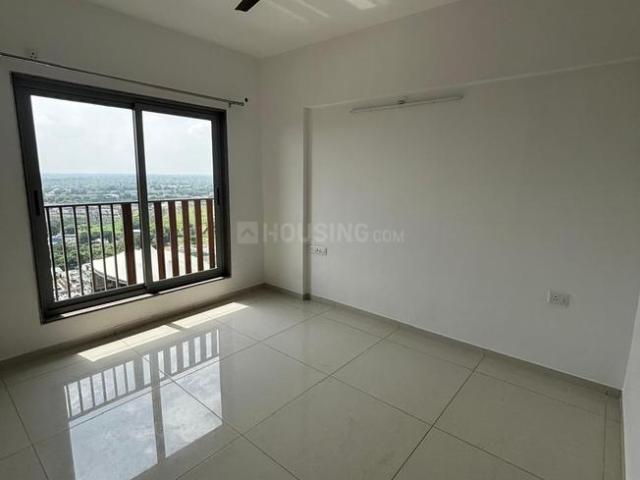 2 BHK Apartment in Vaishno Devi Circle for rent Ahmedabad. The reference number is 20064701