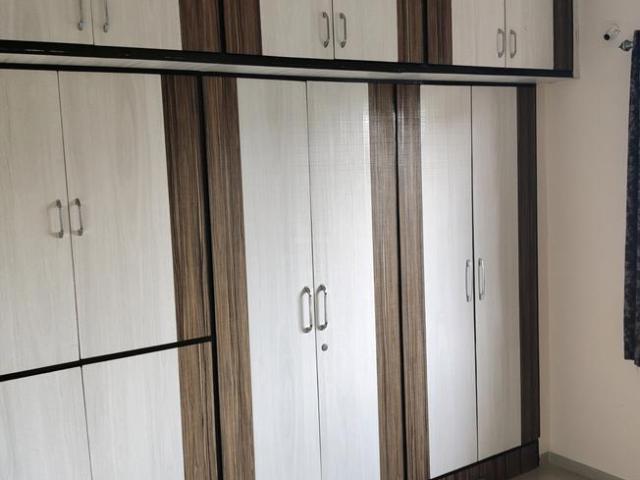 2 BHK Apartment in Vaishno Devi Circle for rent Ahmedabad. The reference number is 20086724