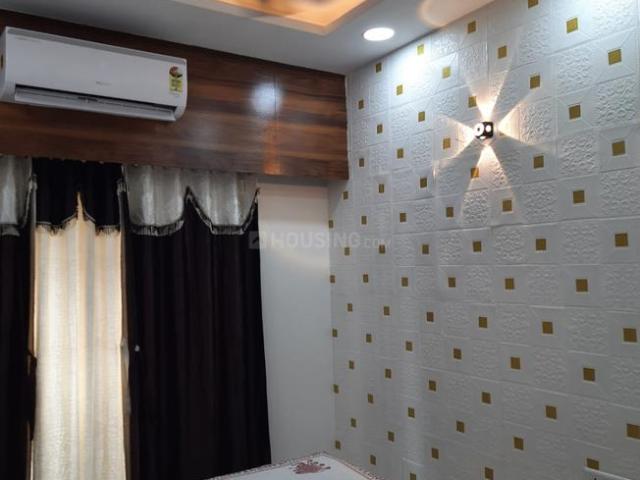 2 BHK Apartment in Vaishno Devi Circle for rent Ahmedabad. The reference number is 20353209
