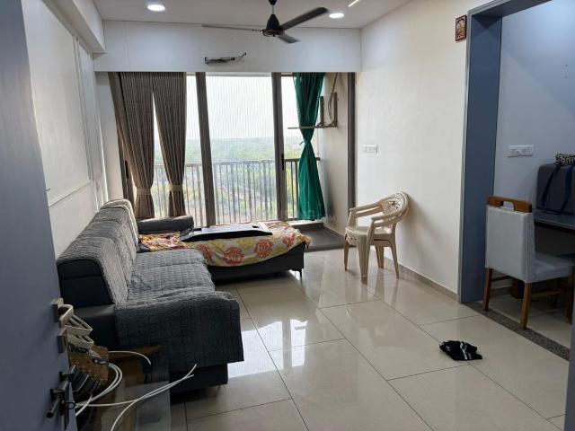2 BHK Apartment in Vaishno Devi Circle for rent Ahmedabad. The reference number is 21011427