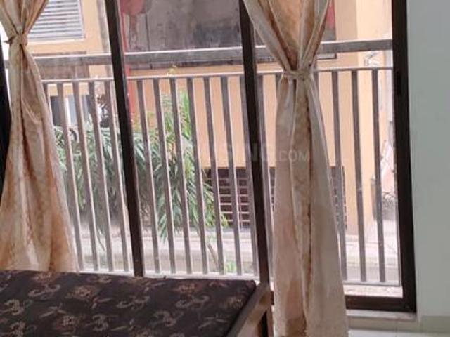 2 BHK Apartment in Vaishno Devi Circle for rent Ahmedabad. The reference number is 21023716