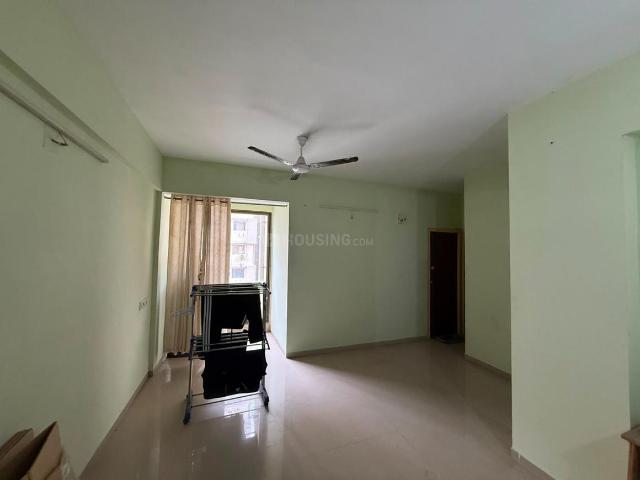 2 BHK Apartment in Vaishno Devi Circle for rent Ahmedabad. The reference number is 21046616