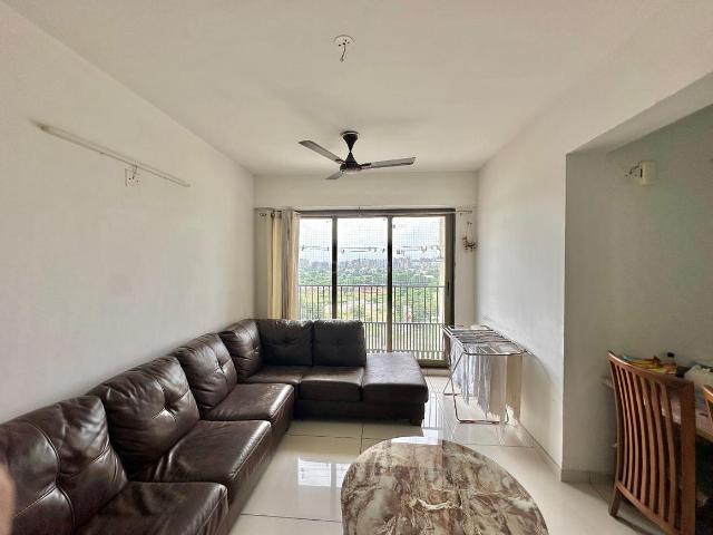 2 BHK Apartment in Vaishno Devi Circle for rent Ahmedabad. The reference number is 21091143