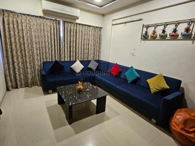 2 BHK Apartment in Vaishno Devi Circle for rent Ahmedabad. The reference number is 21111161