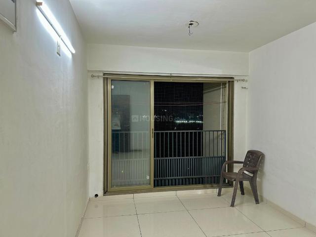 2 BHK Apartment in Vaishno Devi Circle for rent Ahmedabad. The reference number is 21159087