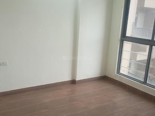 2 BHK Apartment in Vaishno Devi Circle for rent Ahmedabad. The reference number is 21335650