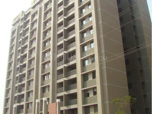 2 BHK Apartment in Vaishno Devi Circle for resale Ahmedabad. The reference number is 19946105