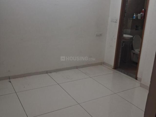 2 BHK Apartment in Vaishno Devi Circle for resale Ahmedabad. The reference number is 20108687