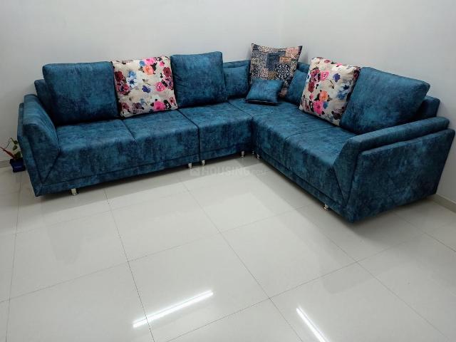 2 BHK Apartment in Vaishno Devi Circle for resale Ahmedabad. The reference number is 20108723