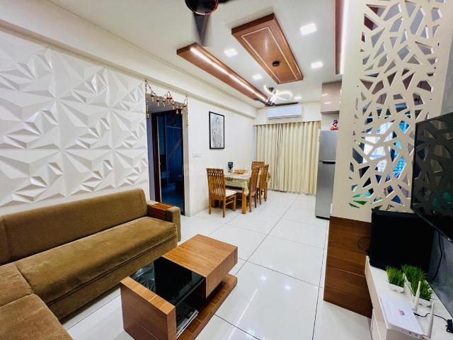 2 BHK Apartment in Vaishno Devi Circle for resale Ahmedabad. The reference number is 20599034