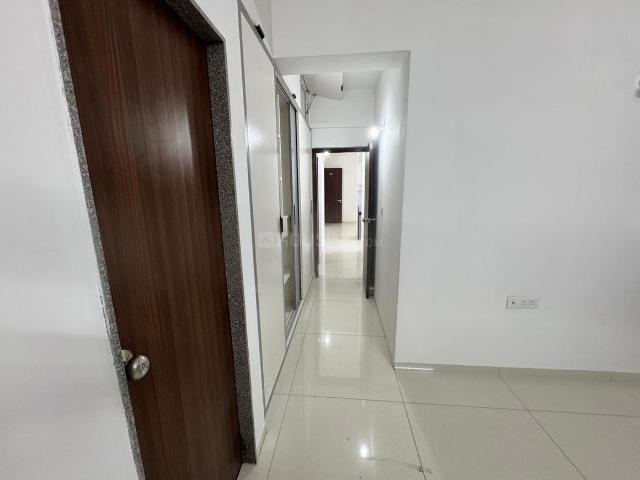 2 BHK Apartment in Vaishno Devi Circle for resale Ahmedabad. The reference number is 21193290