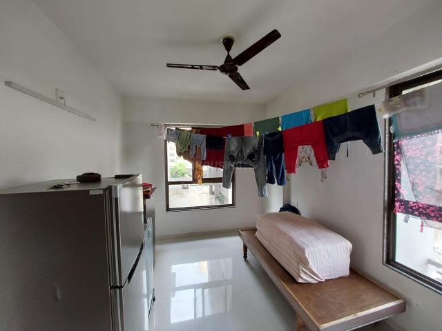 2 BHK Apartment in Vaishno Devi Circle for resale Ahmedabad. The reference number is 21204060