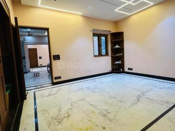 2 BHK Apartment in Vasant Kunj for resale New Delhi. The reference number is 18985732
