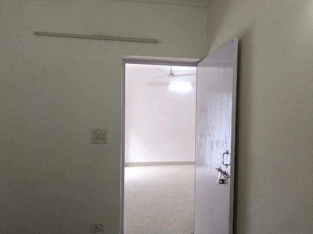 2 BHK Apartment in Vasant Kunj for resale New Delhi. The reference number is 19327369