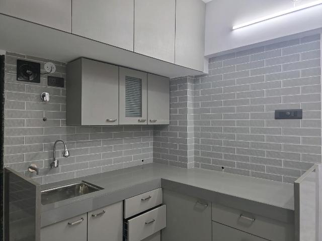 2 BHK Apartment in Vasai West for resale Vasai. The reference number is 19086595