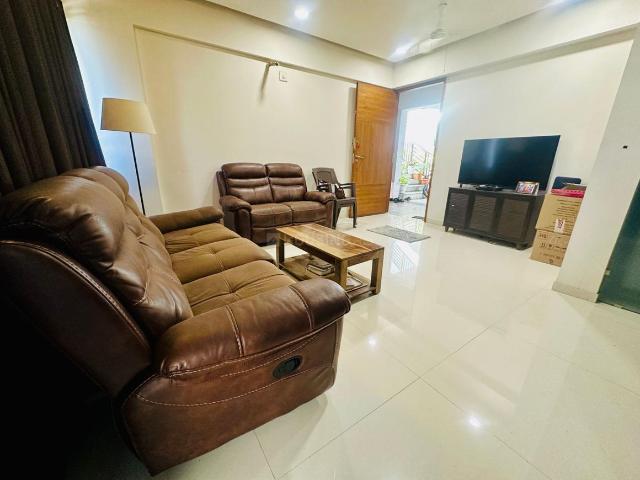 2 BHK Apartment in Vastrapur for rent Ahmedabad. The reference number is 20697760