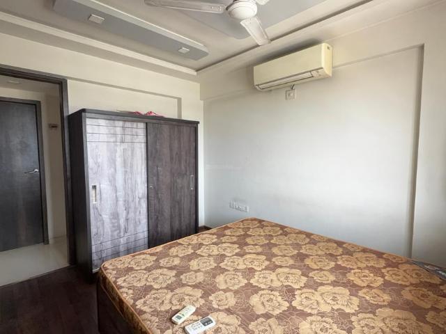 2 BHK Apartment in Vastrapur for resale Ahmedabad. The reference number is 20670940