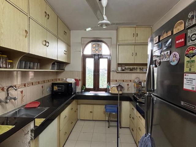2 BHK Apartment in Vasundhara Enclave for resale New Delhi. The reference number is 20109366