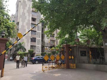 Flat for sale in Mayur County
